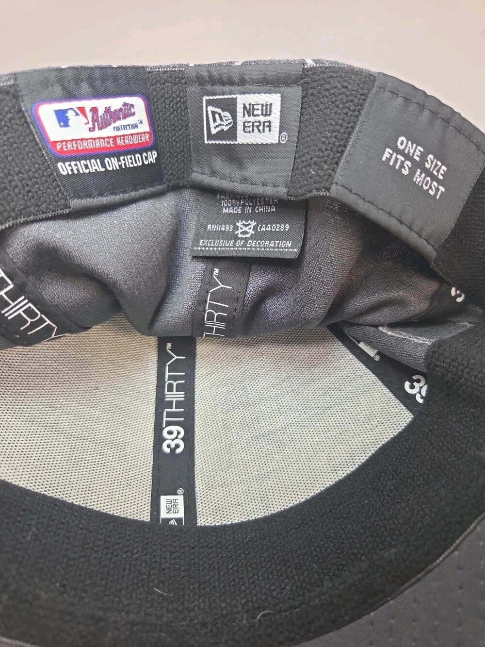 NEW -Boston Red Sox 2018 World Series Champs Baseball Hat - Locker Room New Era - Picture 6 of 7